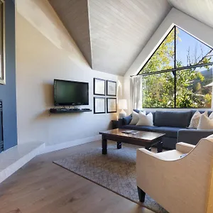 Powder's Edge By Latour And Apartment
